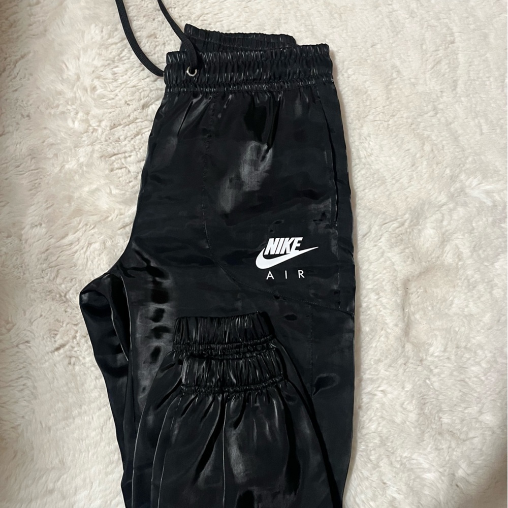 Nike Joggers - Picture 4 of 4